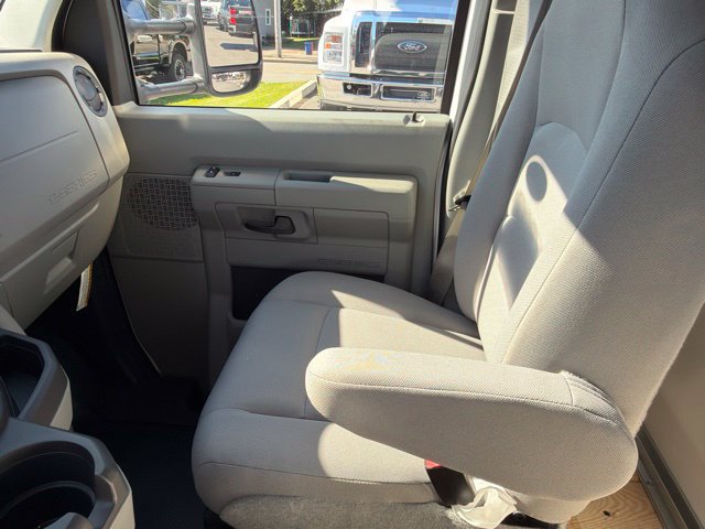 New 2027 Ford E-350 and Econoline 350 Super Duty RWD image 20