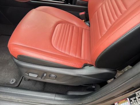 Certified 2023 Kia Sportage SX image 2