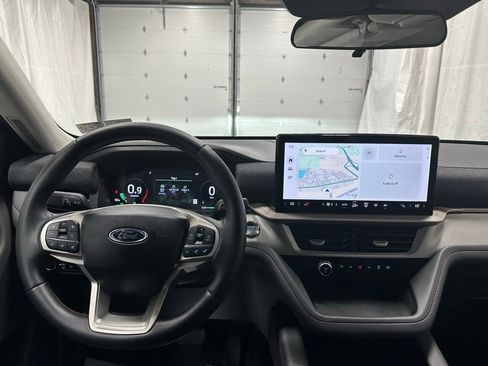Used 2025 Ford Explorer Active image 16