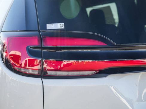 New 2026 Chrysler Pacifica Select image 7