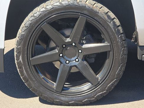 Used 2017 Chevrolet Tahoe LT AWD/4WD image 32