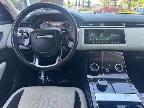 Used 2018 Land Rover Range Rover Velar S AWD/4WD image 15