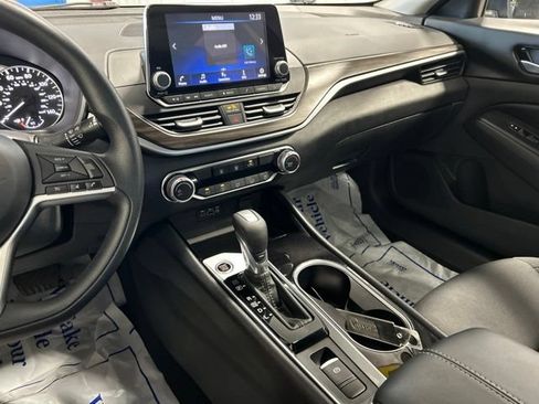 Used 2024 Nissan Altima 2.5 SV AWD/4WD image 27
