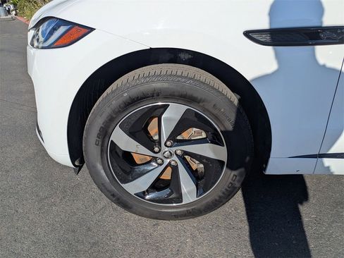 Used 2024 Jaguar F-PACE R-Dynamic S image 13