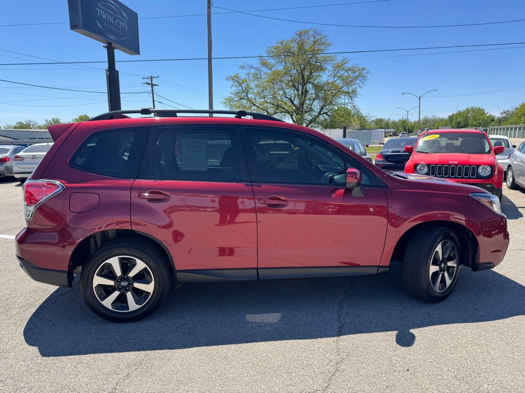 Used 2018 Subaru Forester 2.5i Premium w/ All-Weather Package AWD/4WD image 8