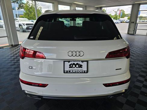 Used 2022 Audi Q5 2.0T Premium w/ Convenience Package AWD/4WD image 4
