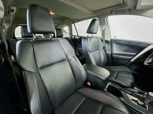 Used 2014 Toyota RAV4 Limited w/ Technology Package FWD image 28