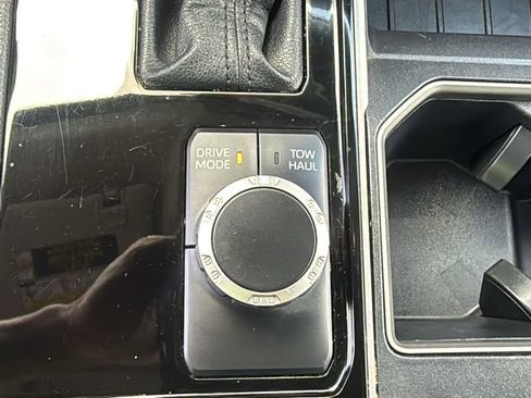 Used 2022 Toyota Tundra Limited image 23