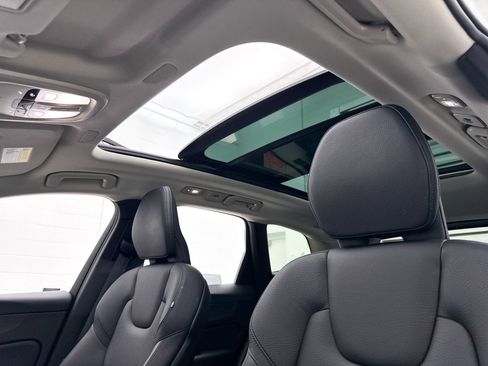 Used 2023 Volvo XC60 B5 Plus w/ Protection Package Premier FWD image 3