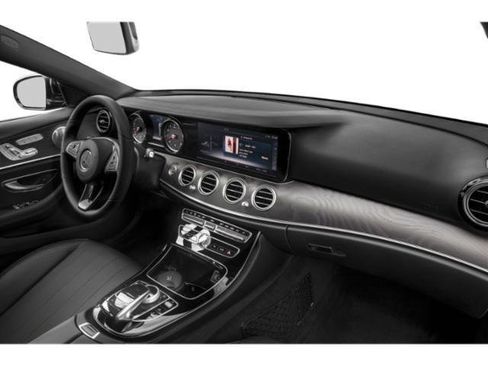 Used 2017 Mercedes-Benz E 400 4MATIC Wagon image 19