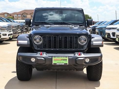 Used 2024 Jeep Wrangler Unlimited Rubicon w/ Technology Group AWD/4WD image 2