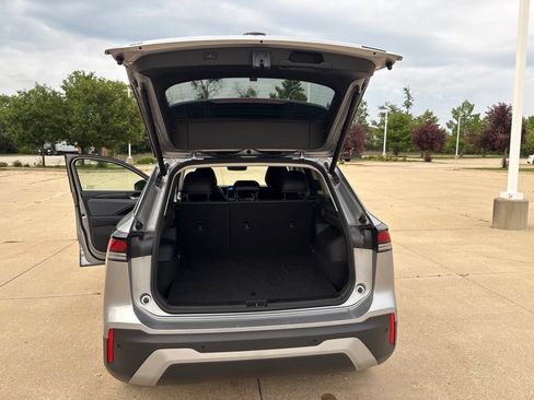Used 2026 Volkswagen Tiguan SE AWD/4WD image 24