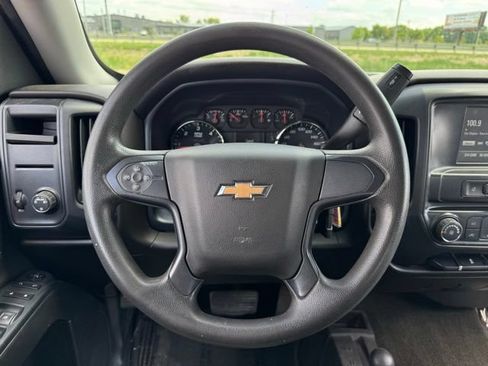 Used 2018 Chevrolet Silverado 1500 Custom w/ Custom Convenience Package AWD/4WD image 28