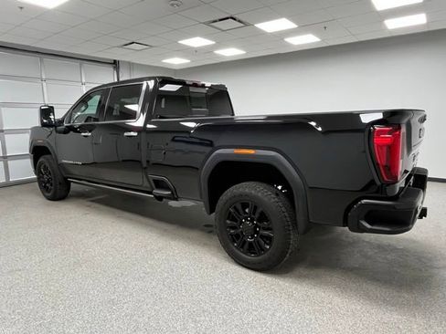Used 2023 GMC Sierra 3500 Denali w/ Denali Black Diamond Edition AWD/4WD image 7