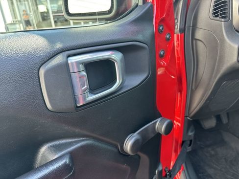 Used 2021 Jeep Wrangler Unlimited Sport AWD/4WD image 15