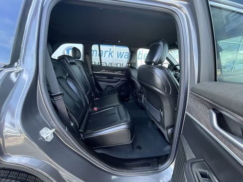 Used 2025 Jeep Grand Cherokee Limited AWD/4WD image 27