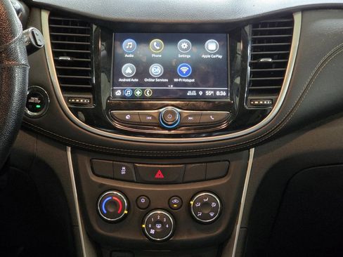 Used 2019 Chevrolet Trax LT w/ LT Convenience Package image 17