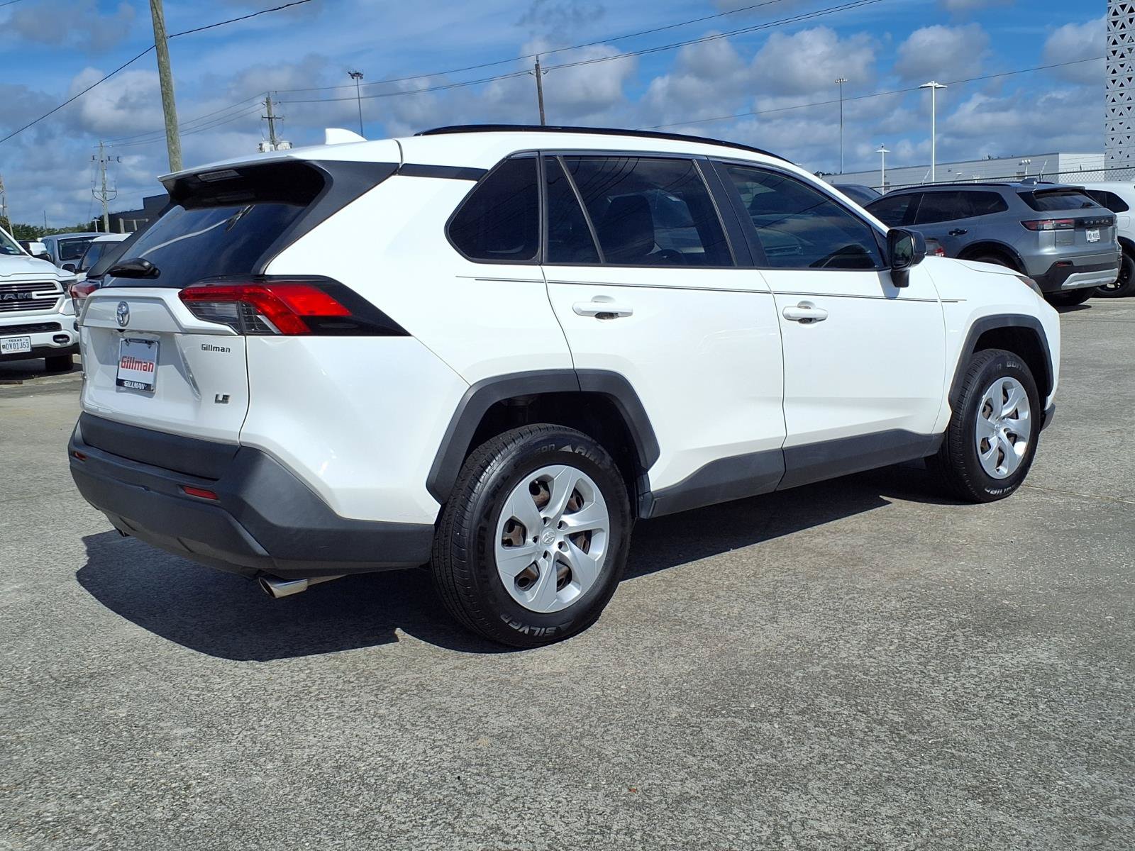 Used 2019 Toyota RAV4 LE FWD image 24