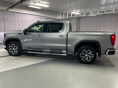 New 2026 GMC Sierra 1500 SLE w/ Preferred Package