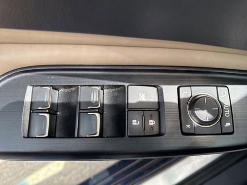 Used 2021 Lexus ES 350 w/ Premium Package image 14