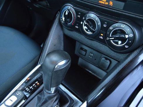 Used 2017 Toyota Yaris iA image 24