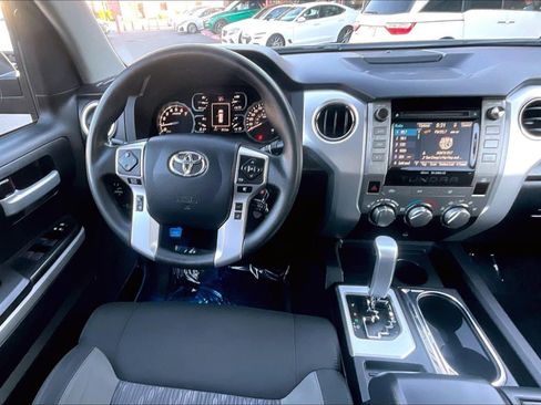 Used 2018 Toyota Tundra SR5 w/ SR5 Upgrade Package image 5