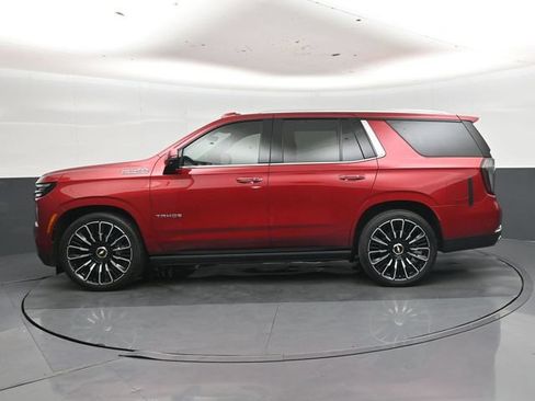 Used 2025 Chevrolet Tahoe High Country AWD/4WD image 29