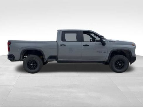 Used 2025 Chevrolet Silverado 2500 ZR2 w/ Technology Package AWD/4WD image 6