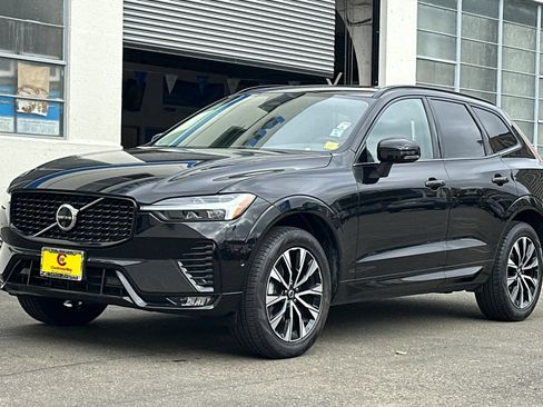 Used 2025 Volvo XC60 B5 Plus AWD/4WD image 10