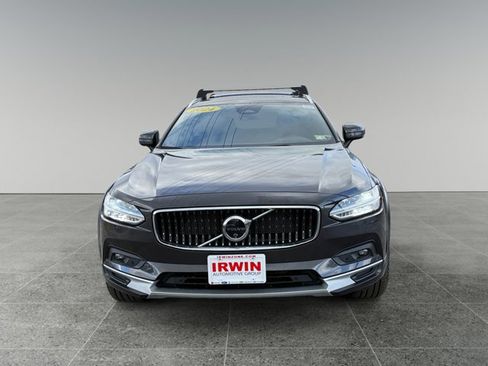Used 2024 Volvo V90 B6 Cross Country Plus w/ Protection Package Premier image 8