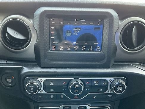 Used 2018 Jeep Wrangler Unlimited Sport S image 22