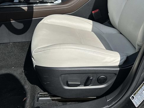 Used 2025 MAZDA CX-30 AWD 2.5 S w/ Premium Package image 26