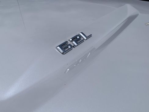 Used 2025 Chevrolet Silverado 1500 High Country AWD/4WD image 18