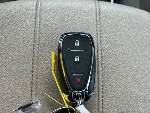 Used 2023 Chevrolet Traverse LS FWD image 34
