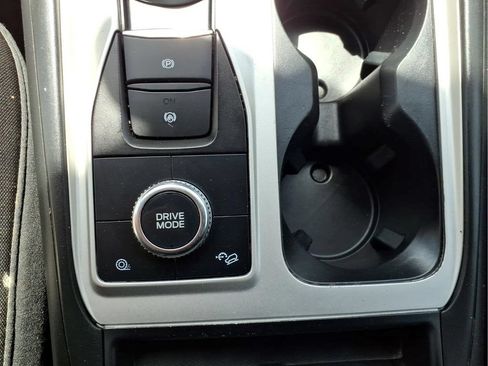 Used 2022 Ford Explorer XLT AWD/4WD image 26