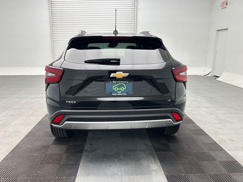 Used 2024 Chevrolet Trax LT w/ Driver Confidence Package FWD image 10