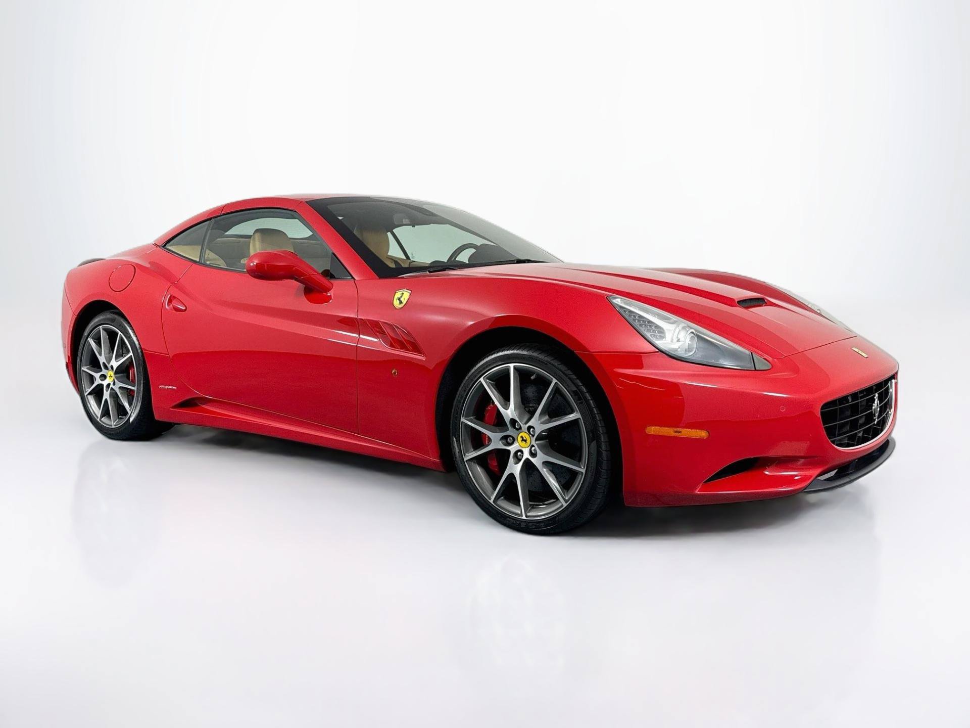 Used 2010 Ferrari California RWD image 67