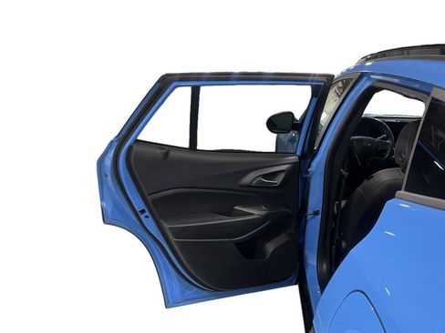 Certified 2024 Chevrolet Trax RS w/ Sunroof Package FWD image 23