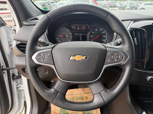 Used 2023 Chevrolet Traverse LT FWD image 13
