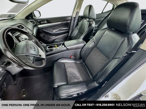 Certified 2017 Nissan Maxima SR w/ Midnight Edition FWD image 21