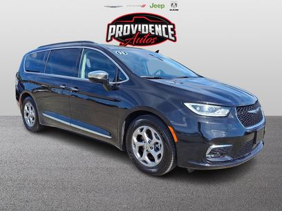 Used 2023 Chrysler Pacifica Limited