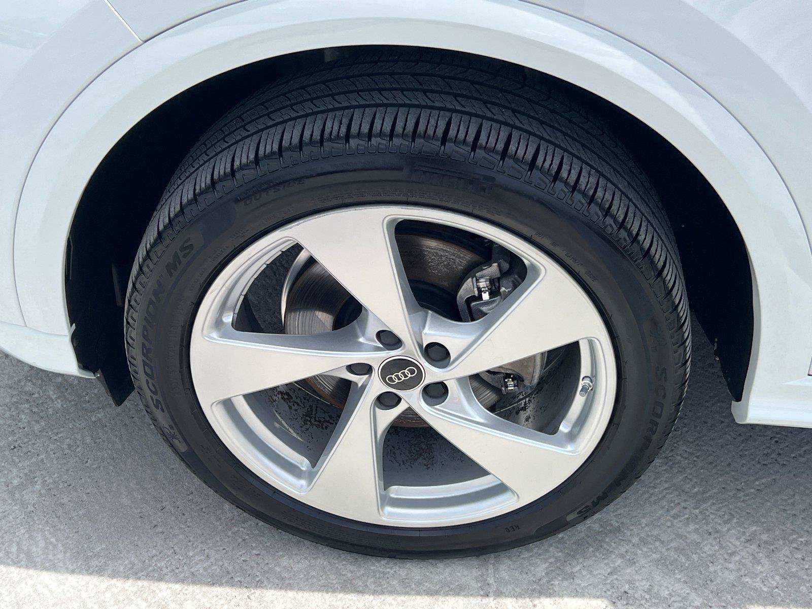 Certified 2025 Audi Q5 Premium Plus w/ Premium Plus AWD/4WD image 12
