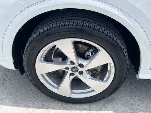 Certified 2025 Audi Q5 Premium Plus w/ Premium Plus AWD/4WD image 12