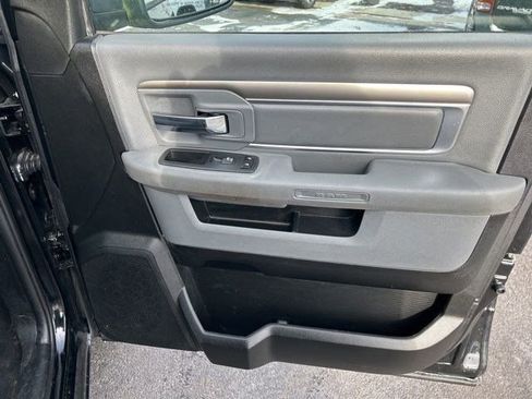 Used 2020 RAM 1500 Classic SLT image 41