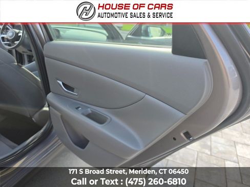 Used 2023 Hyundai Elantra SEL w/ Convenience Package FWD image 40