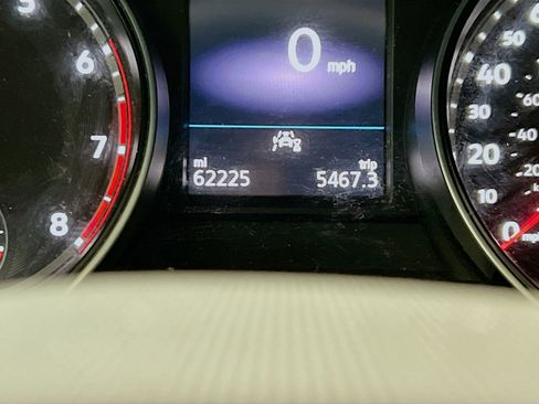 Used 2021 Volkswagen Atlas Cross Sport SE w/ Panoramic Sunroof Package image 8