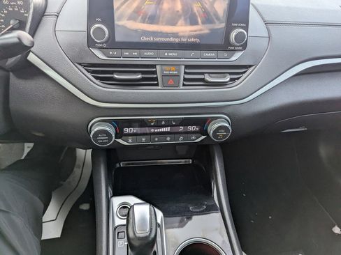 Used 2020 Nissan Altima 2.5 SV image 15