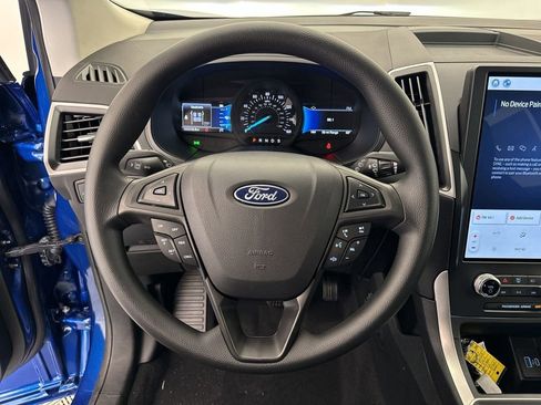 New 2024 Ford Edge SE image 9