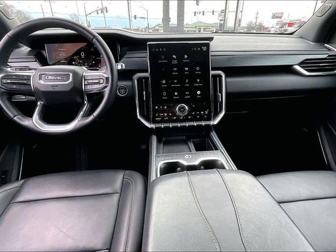 Used 2024 GMC Acadia Elevation image 16