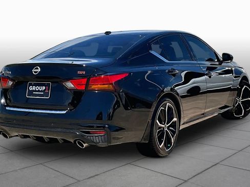 Used 2023 Nissan Altima 2.5 SR FWD image 13